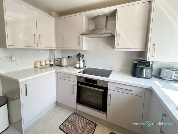 2 bed Flat to rent Image 5