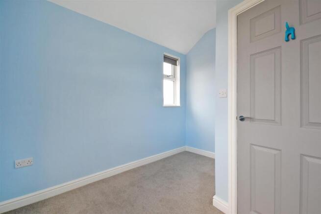 3 bed Semi-Detached to rent Image 11