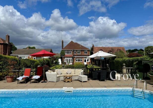 Manor Way Halesowen Garden 2.jpg