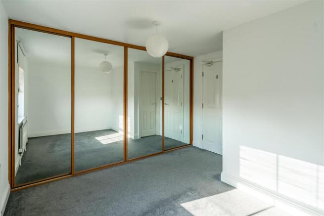 3 bed Town House to rent Image 6