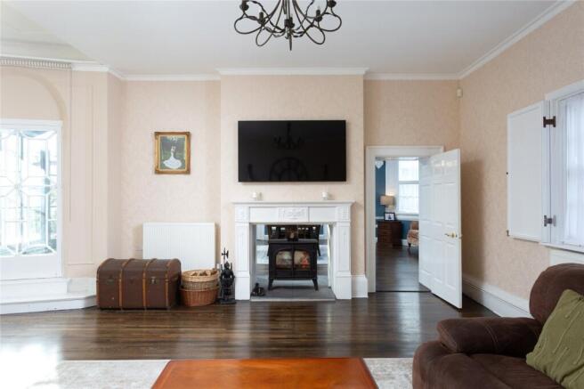 7 bed Detached for sale Image 6