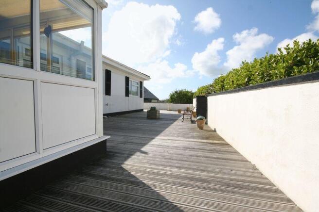 REAR DECKING