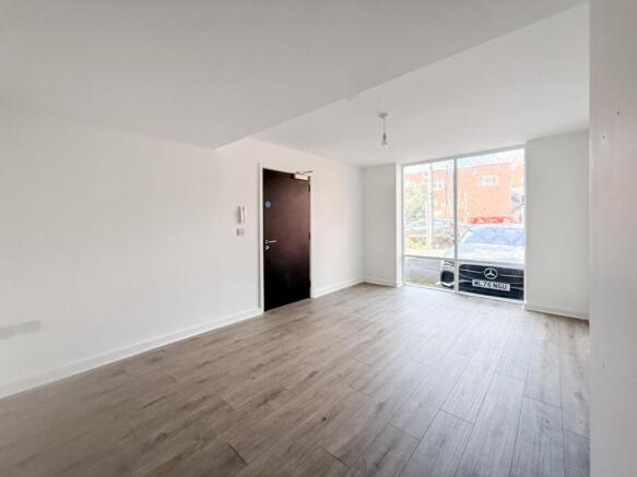 suite c, 60 Stamford New Road_office to let-2.jp
