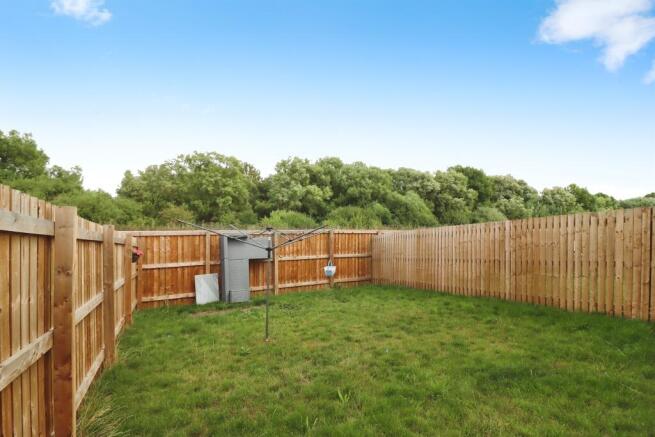 Swan Street, Poolsbrook, Chesterfield photo 4