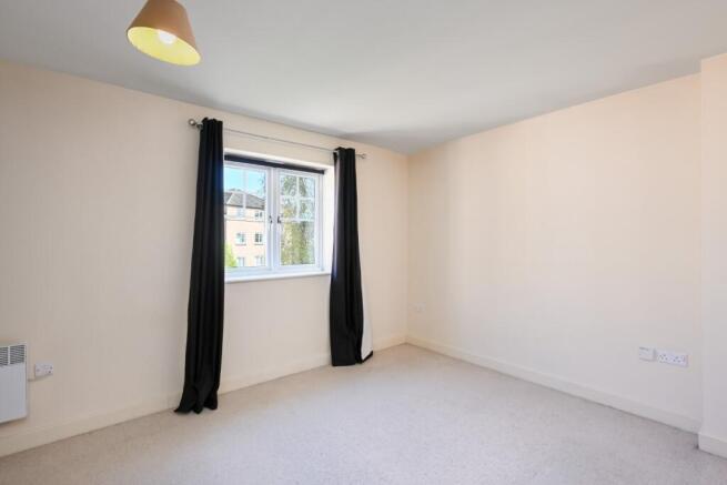 2 bed Flat to rent Image 5