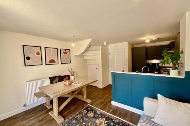 4 bed Semi-Detached for sale Image 7