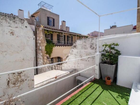 House with terrace in the centre of Mahón