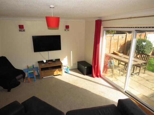 LOUNGE/DINING ROOM