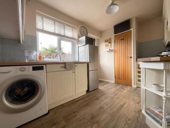 2 bed Detached Bungalow for sale Image 4