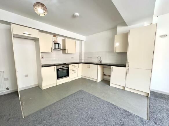 2 bed House for sale Image 6