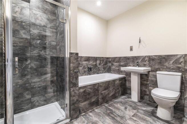 Plot 4 Bathroom