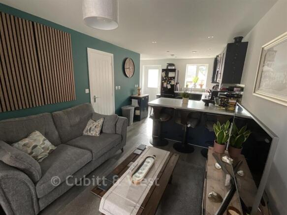 Lounge/Kitchen