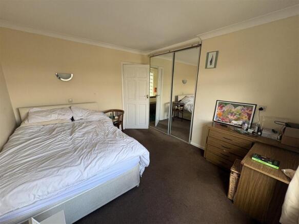 3 bed House for sale Image 8