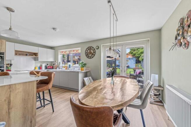 19 Anderson Drive, Ashford, TW15 1BG-36.jpg