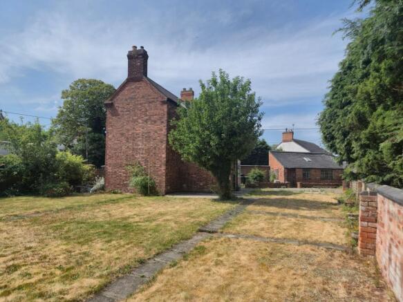 Sandringham House, 70 Loughborough Road, Coleorton, Coalville, LE67 8HG photo 4