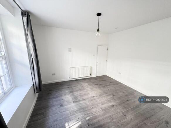 Living Room / Bedroom