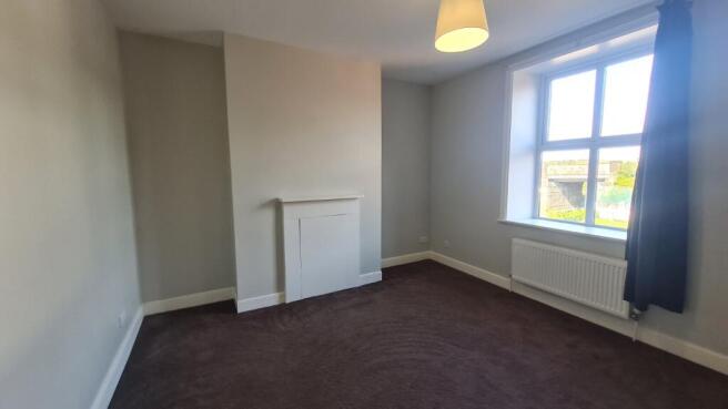 4 bed Terraced to rent Image 6