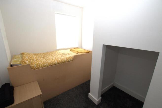 2 bed Apartment to rent Image 8