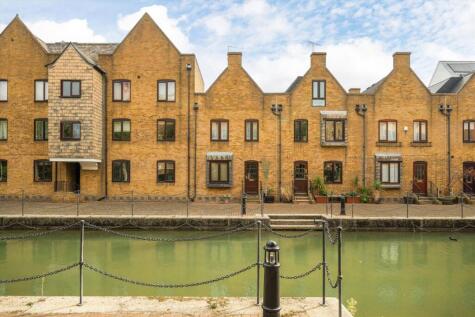 Waterman Way, Wapping