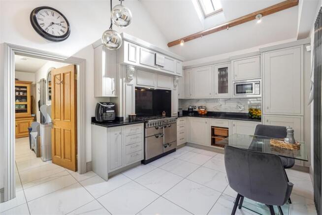 3 bed Link Detached House for sale Image 8