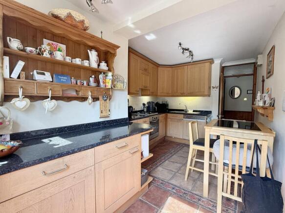 2 bed Flat for sale Image 7