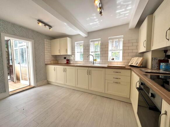 2 bed Cottage for sale Image 7
