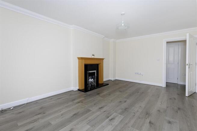 4 bed Town House for sale Image 9
