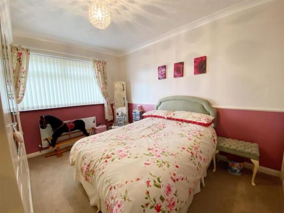 Bed2 pic1.jpg