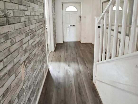 Lloyd Close, Nuneaton, Warwickshire, CV11 photo 4