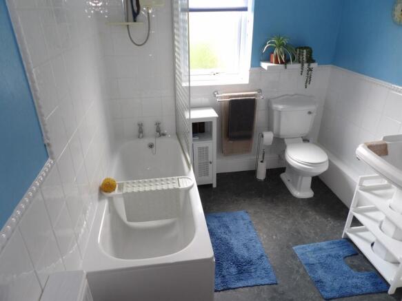 Family Bathroom 