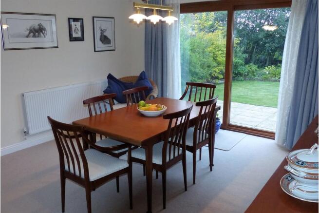Lounge/Dining Room