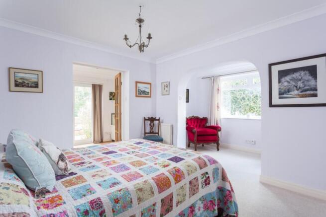 4 bed Detached for sale Image 7