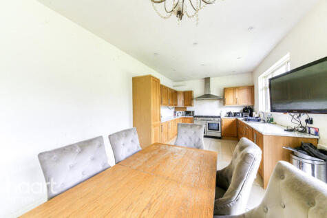 Burdon Lane, Sutton