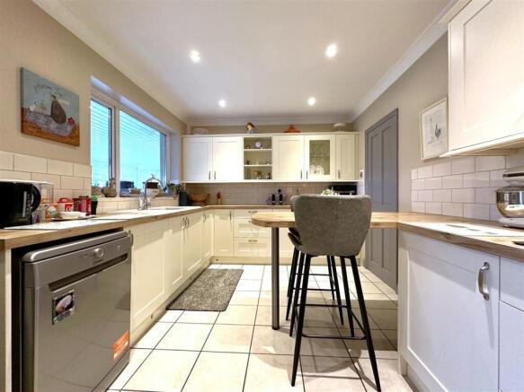 Stylish Dining Kitchen 021