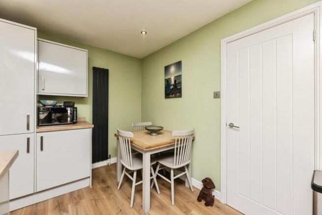 2 bed Semi-Detached for sale Image 8