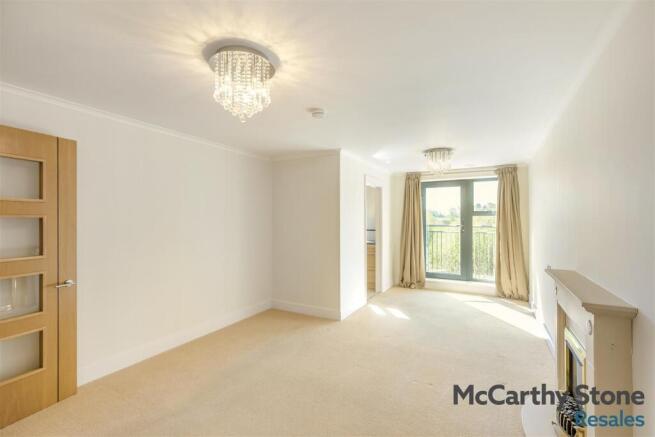 8687999-interior07.jpg