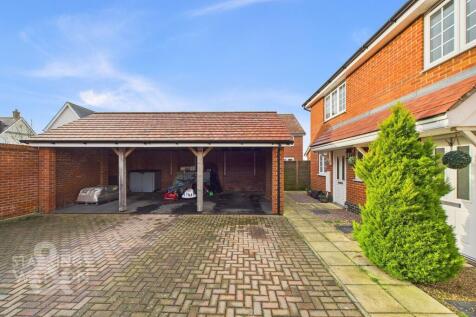 Curlew Crescent, Wymondham, Norwich