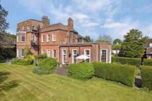 3, Elmhurst, High Street, Great Missenden HP16 9AA
