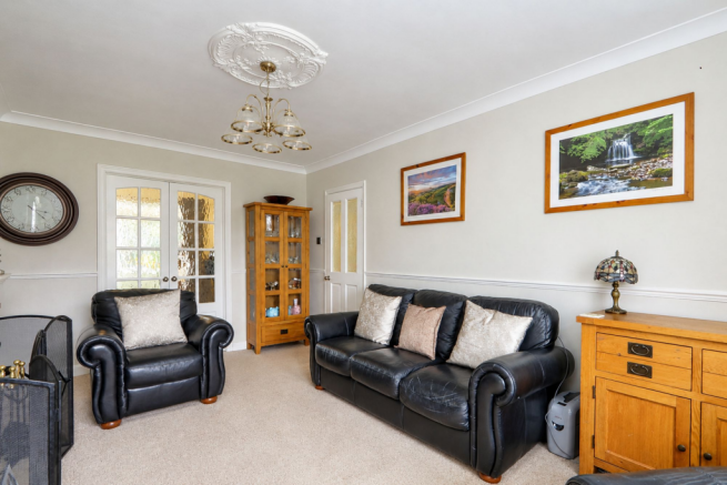 4 bed Semi-Detached for sale Image 4