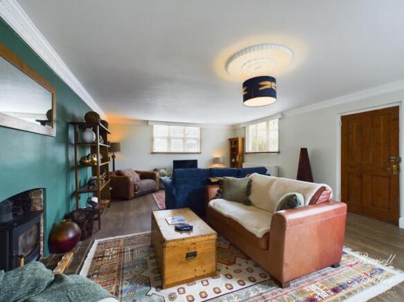 CAM01995G0-PR0176-STILL002