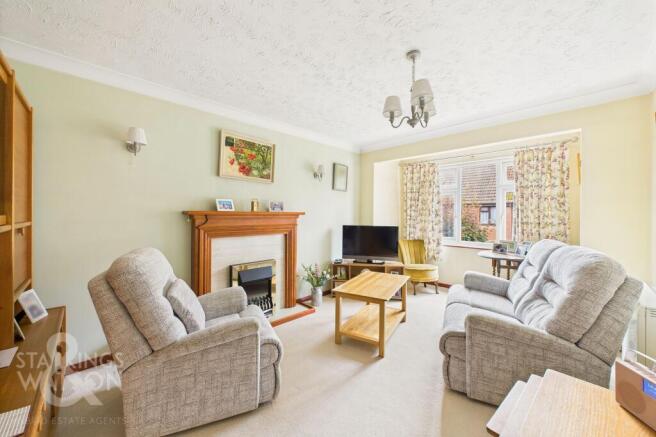 2-bed flat on Parkside Court, Diss, £105,000