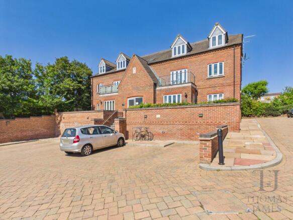 2-bed flat on Candleby Lane, Cotgrave, NG12, £125,000