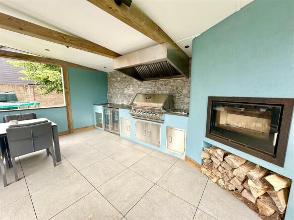 outdoor kitchen area