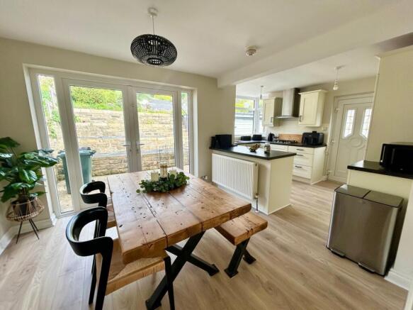 3 bed Semi-Detached for sale Image 4