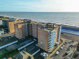 7, 215 Channings, Kingsway, Hove BN3 4FT