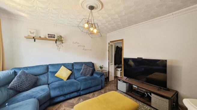 3 bed Semi-Detached for sale Image 10