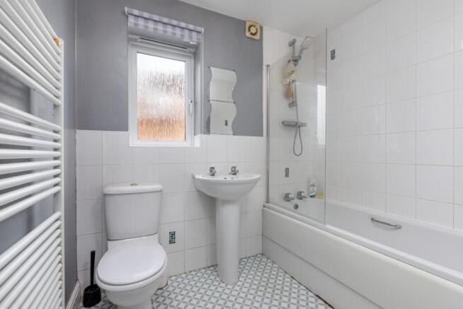 5 bed Detached for sale Image 10