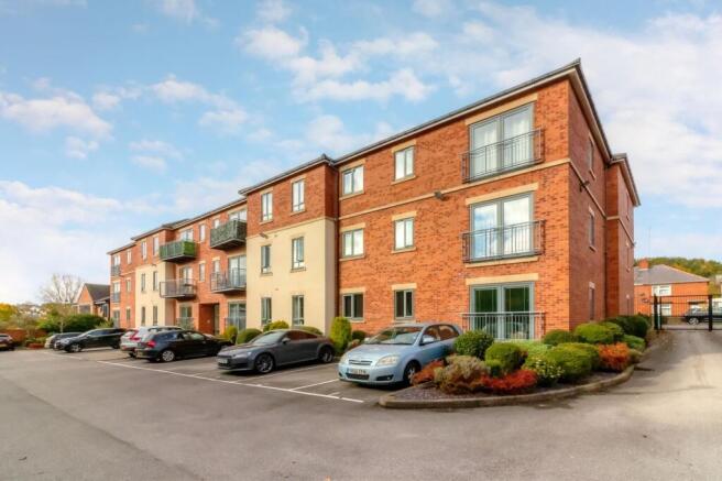 2 bed Apartment to rent Image 10