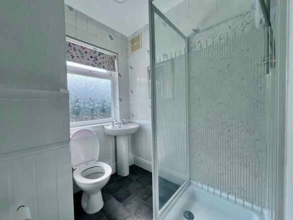 3 bed Semi-Detached to rent Image 10