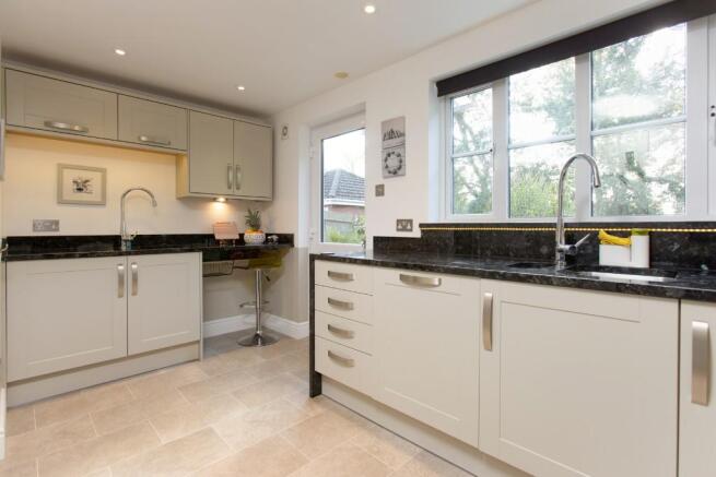 Kitchen/Breakfast Rm